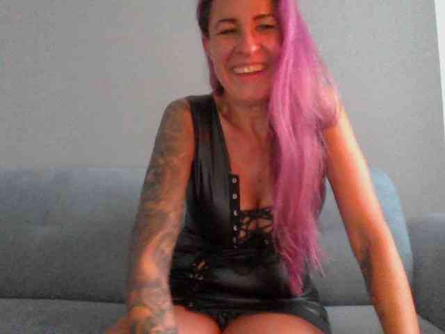 Model: GermanMilfJasmin