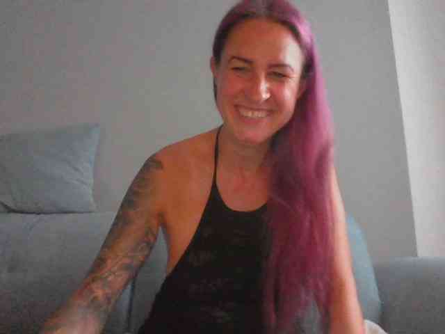 Model: GermanMilfJasmin