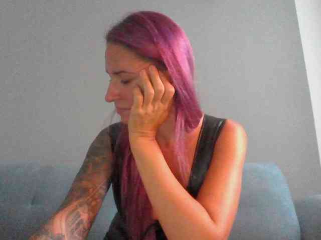 GermanMilfJasmin webcam