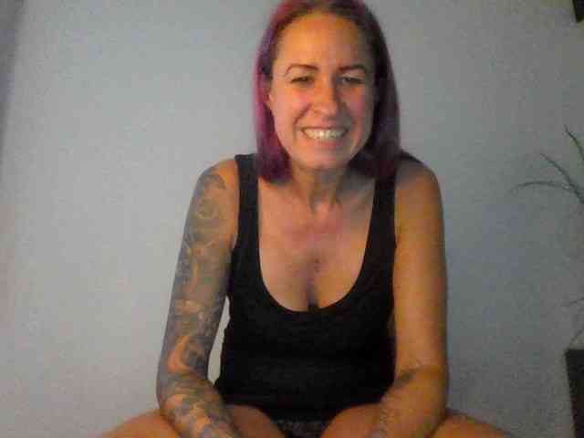 Model: GermanMilfJasmin