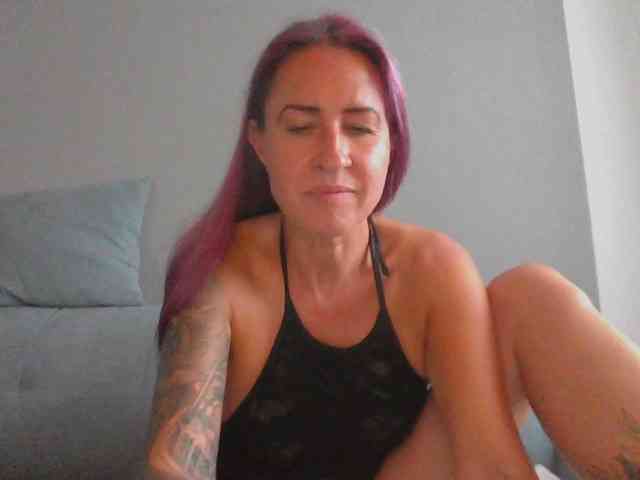 GermanMilfJasmin webcam