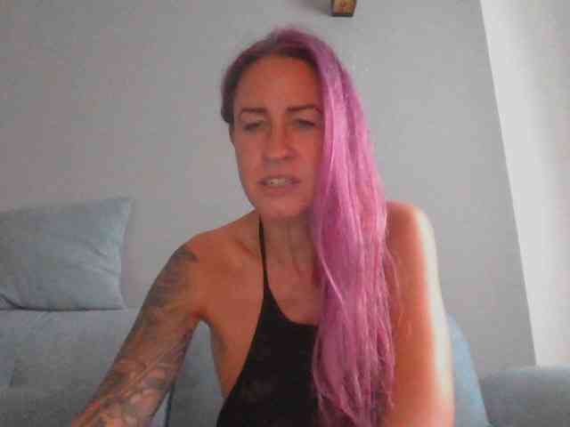 GermanMilfJasmin webcam