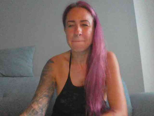 GermanMilfJasmin webcam