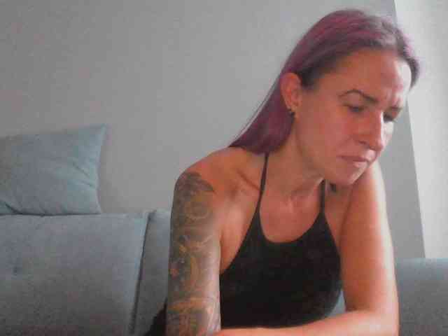 GermanMilfJasmin webcam