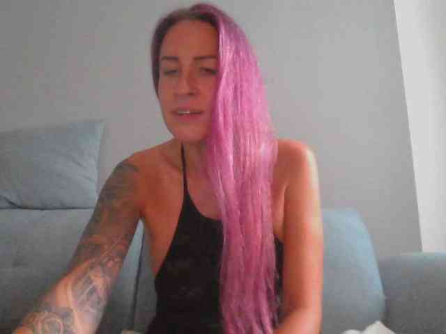 GermanMilfJasmin webcam