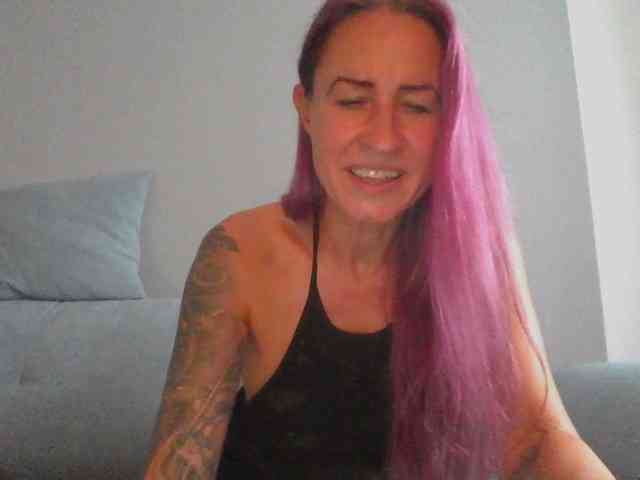GermanMilfJasmin webcam