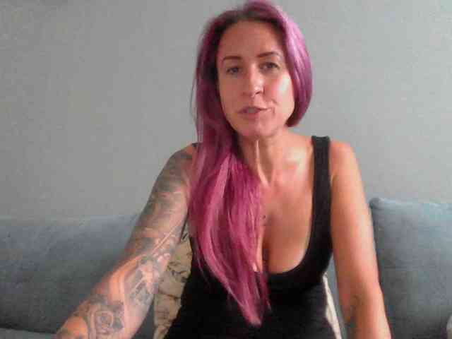 Model: GermanMilfJasmin