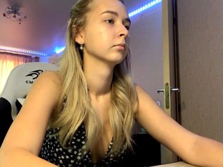 Emelinestrande Porn Show