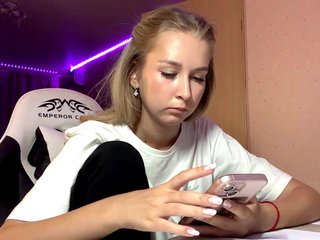 Emelinestrande Porn Show