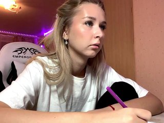 Emelinestrande Porn Show