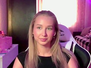 Emelinestrande Porn Show