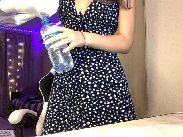 Emelinestrande live cam on BongaCams