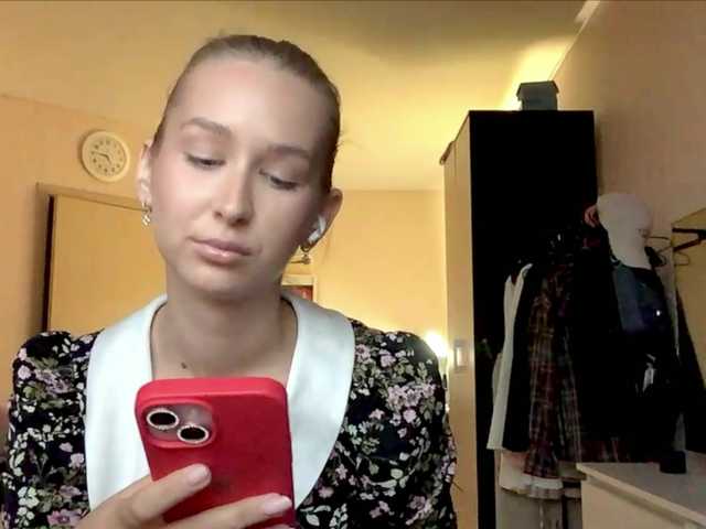 Emelinestrande live webcam show