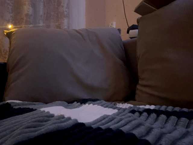 Emelinestrande live cam on BongaCams