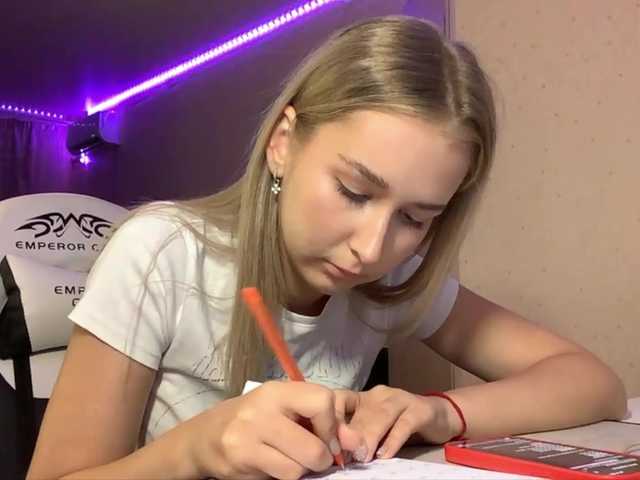 Emelinestrande live webcam show