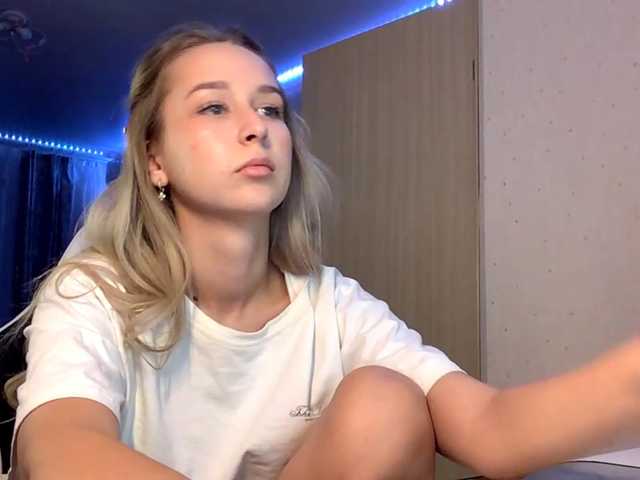 Emelinestrande live cam preview