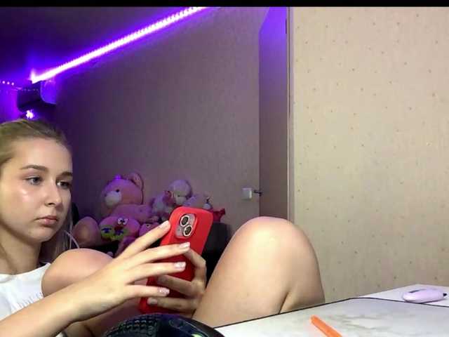 Emelinestrande live webcam show