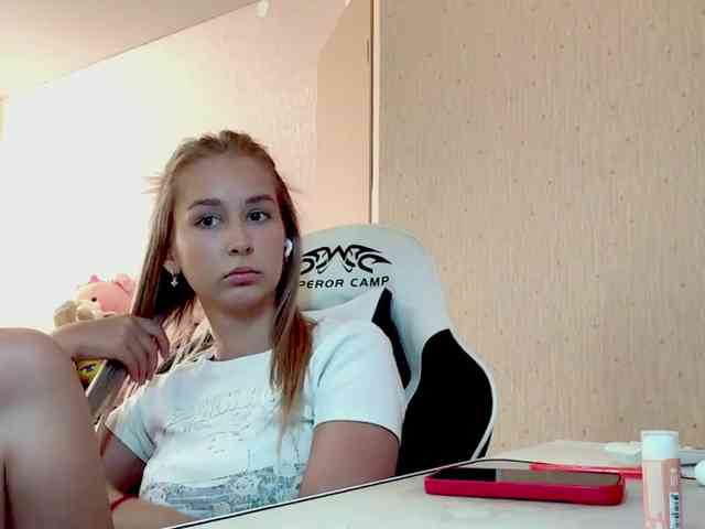 Emelinestrande - Girl 
