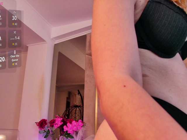 BlondieAimee live cam on 