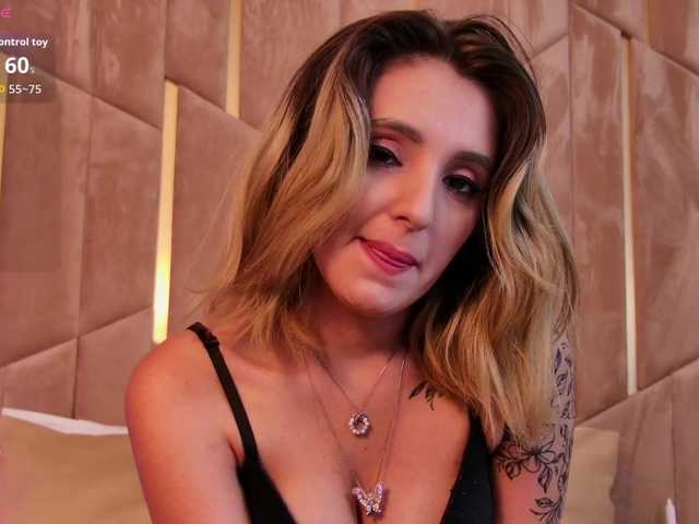 BlondieAimee live cam on 