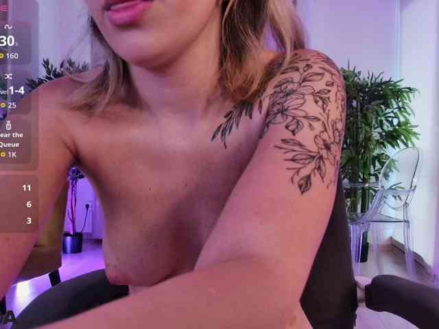 BlondieAimee webcam
