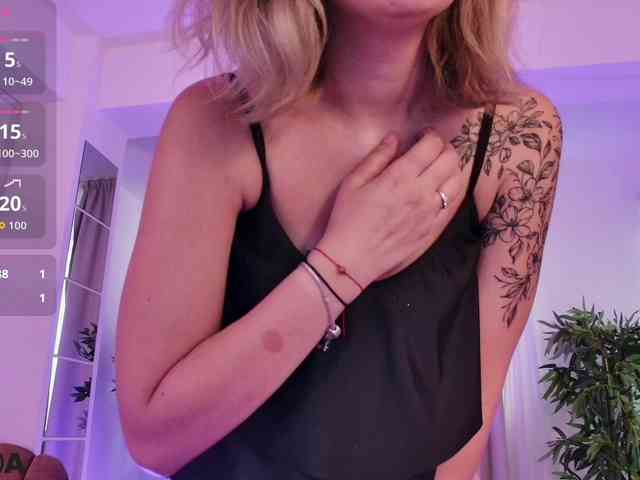 BlondieAimee webcam