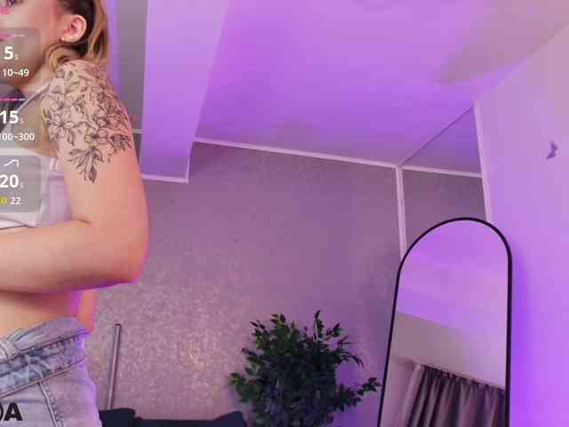 blondieaimee's live room