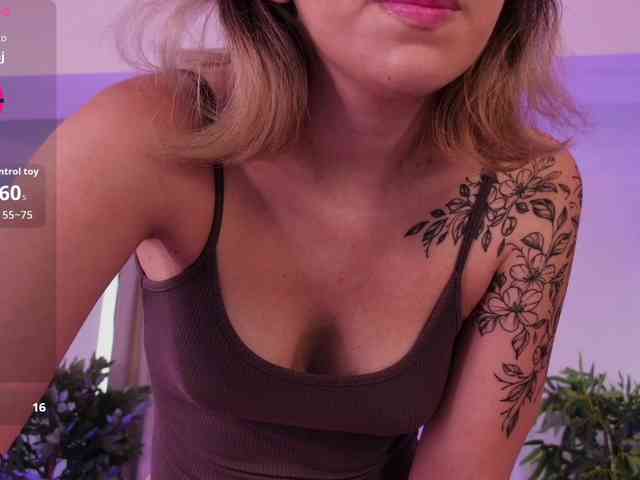 BlondieAimee webcam