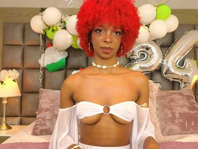 LilaBloom live webcam show