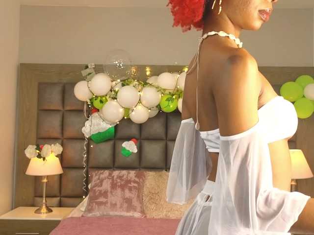 LilaBloom live webcam show