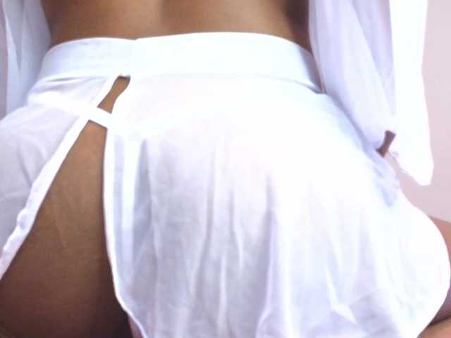 LilaBloom live webcam show