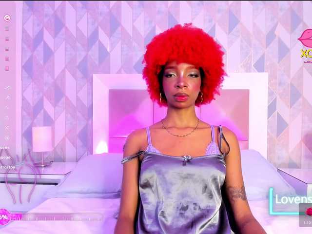 LilaBloom live webcam show