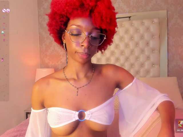 LilaBloom live cam preview