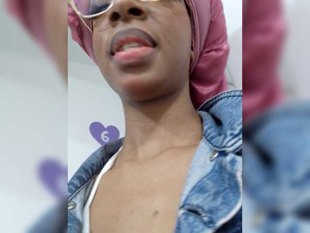 LilaBloom live cam on BongaCams