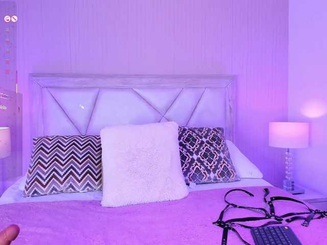 LilaBloom live cam preview