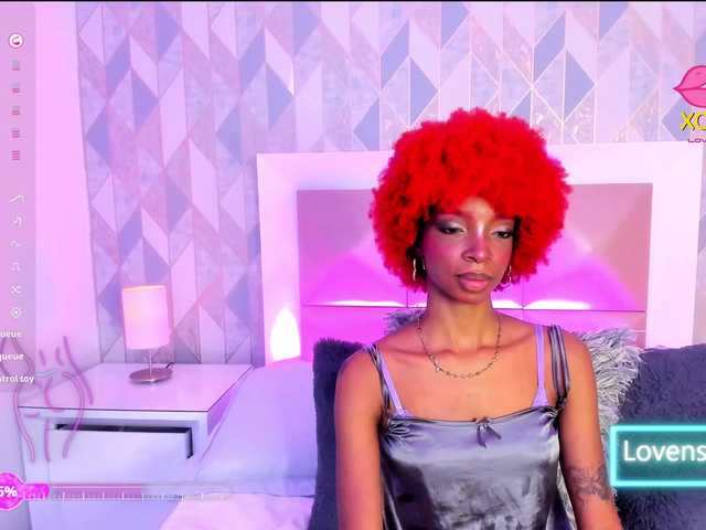 LilaBloom live webcam show
