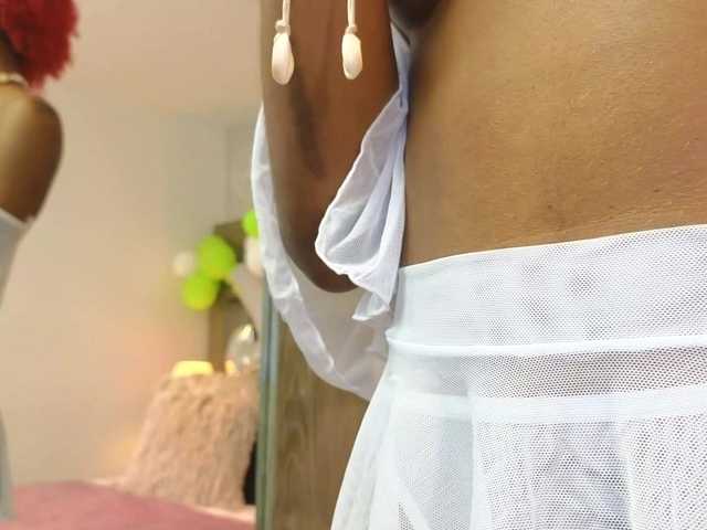 LilaBloom live webcam show