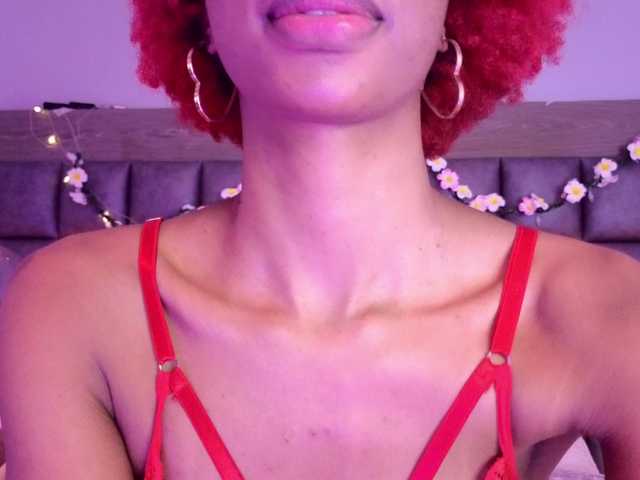 LilaBloom live cam