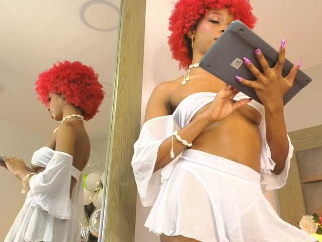 LilaBloom live webcam show