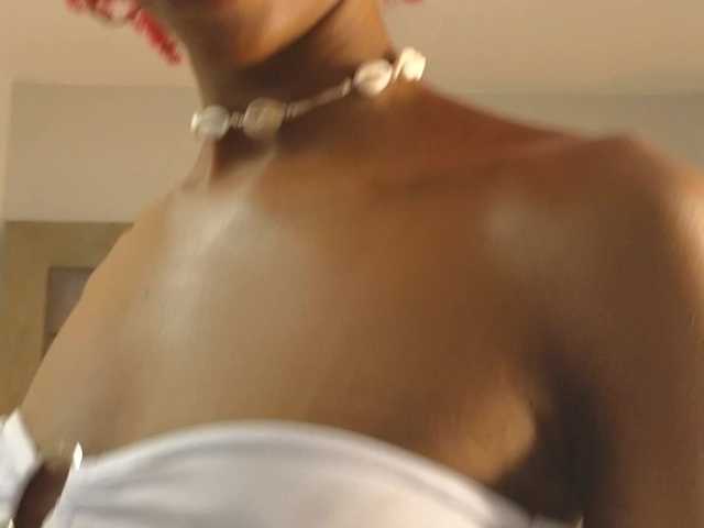 LilaBloom live webcam show