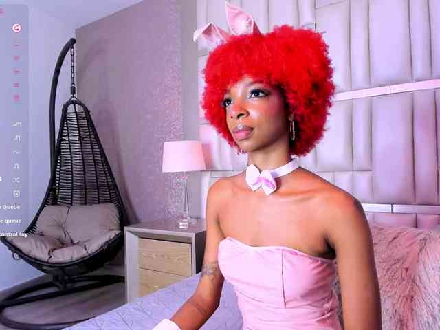 LilaBloom webcam