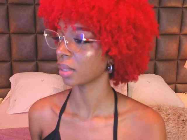 LilaBloom webcam