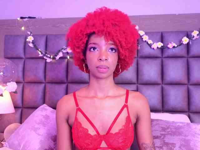 LilaBloom webcam