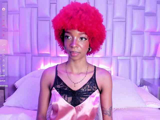 LilaBloom webcam