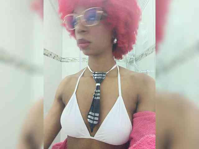 LilaBloom webcam