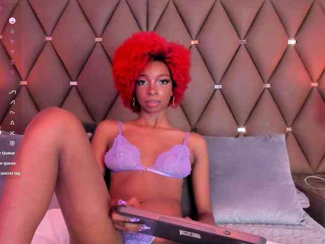 LilaBloom webcam