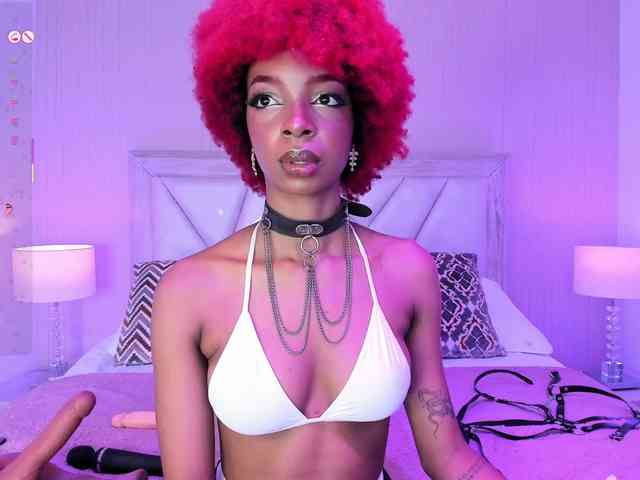 LilaBloom webcam