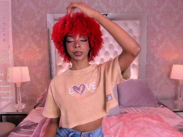 LilaBloom webcam