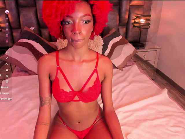 LilaBloom webcam