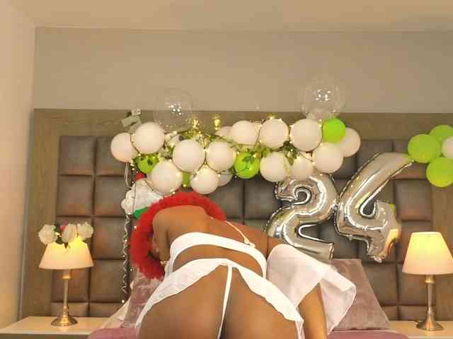 LilaBloom webcam